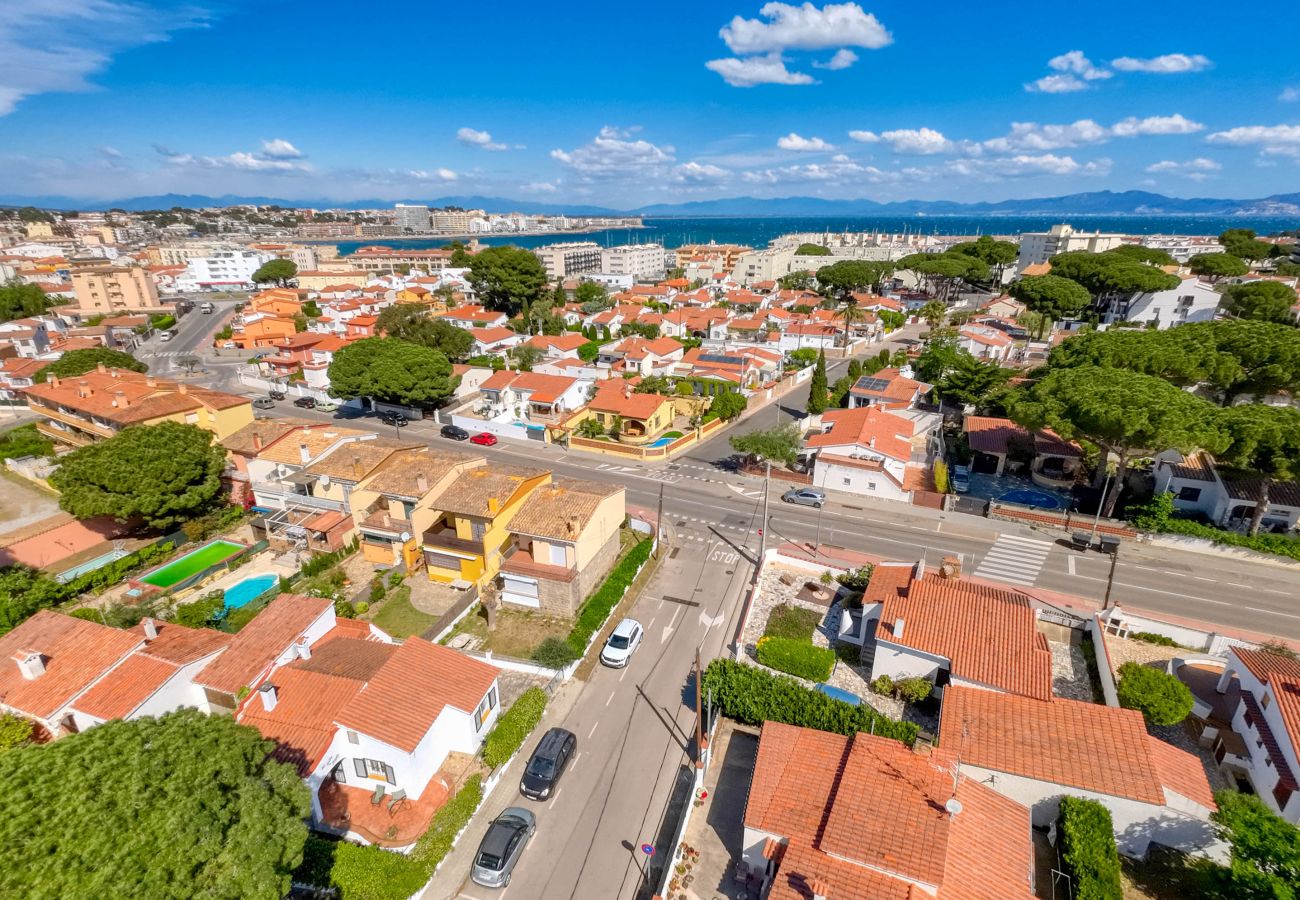 Casa en L'Escala - GINAJEFLO