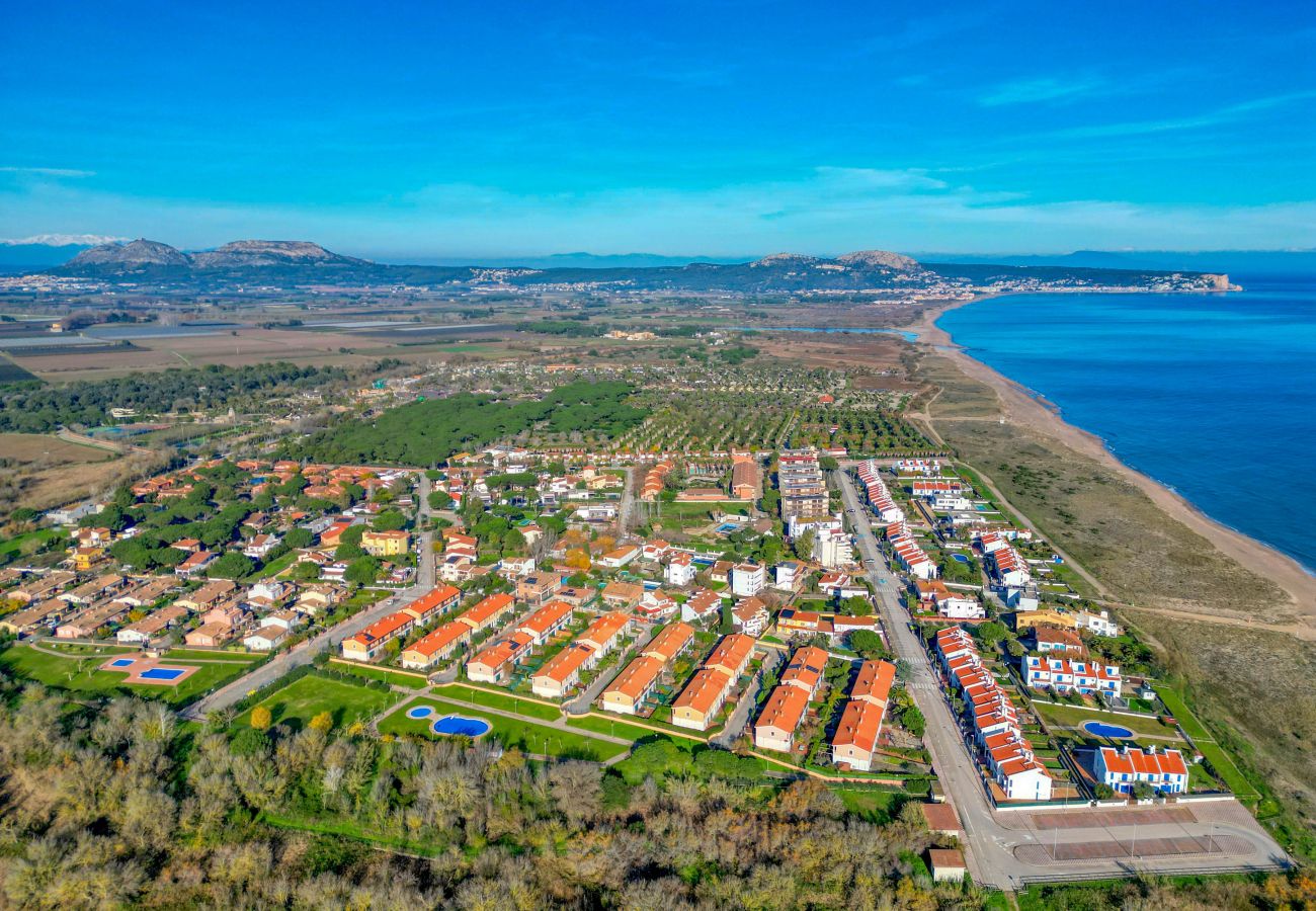 Xalet Adossat en Torroella de Montgri - MAS PINELL