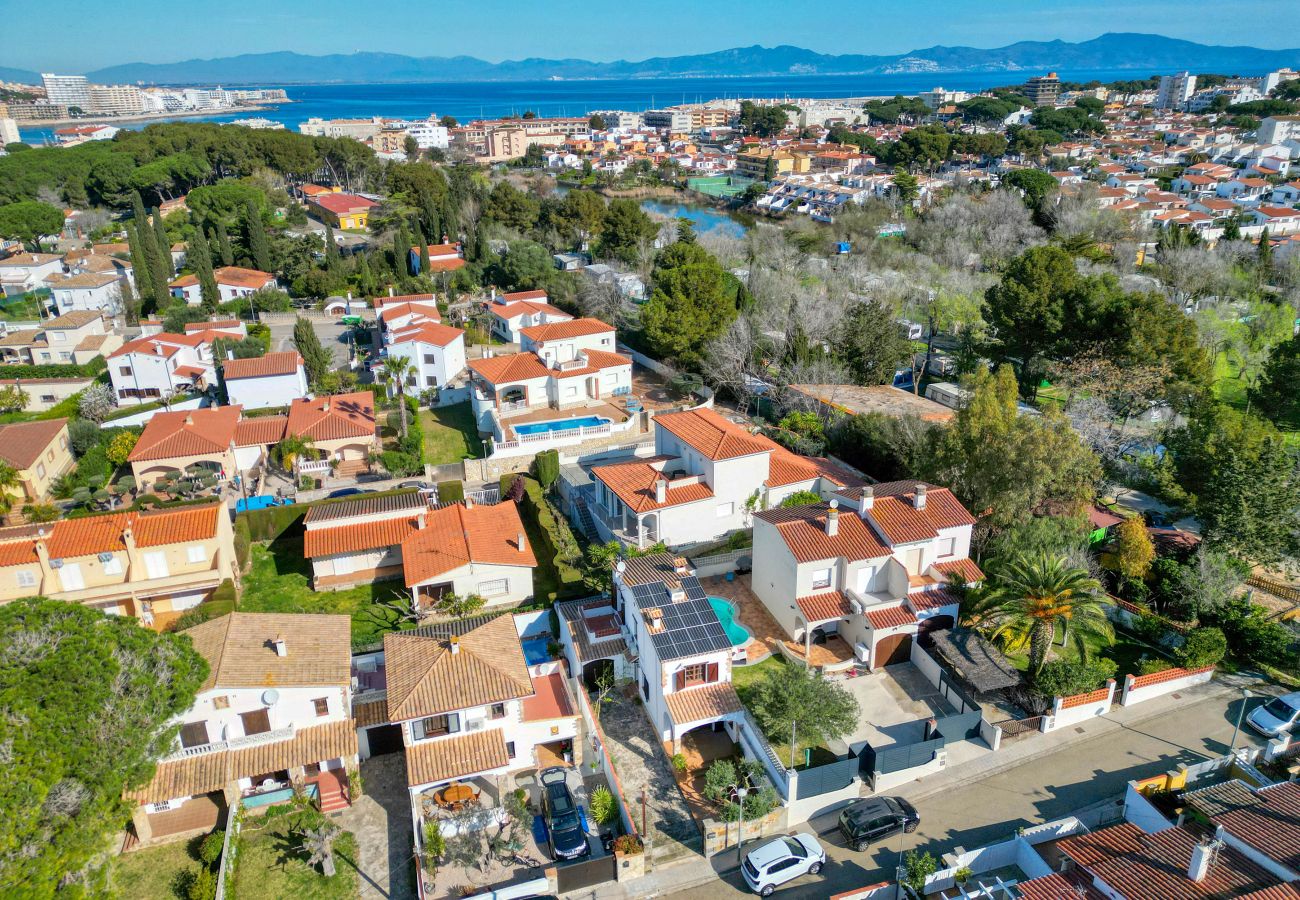 Casa en L´Escala - RICABELLA