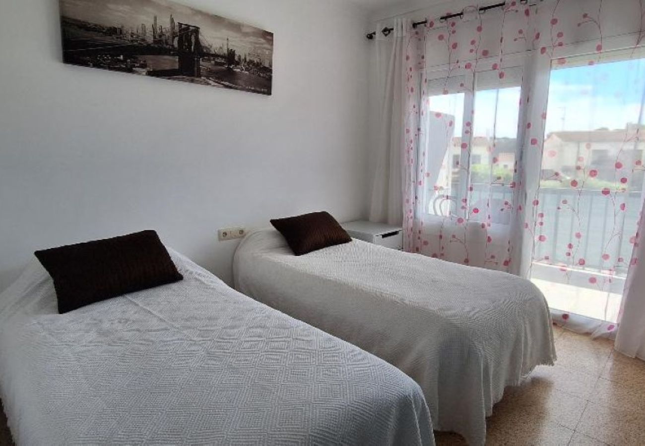 Apartament en Escala - ROMANÍ