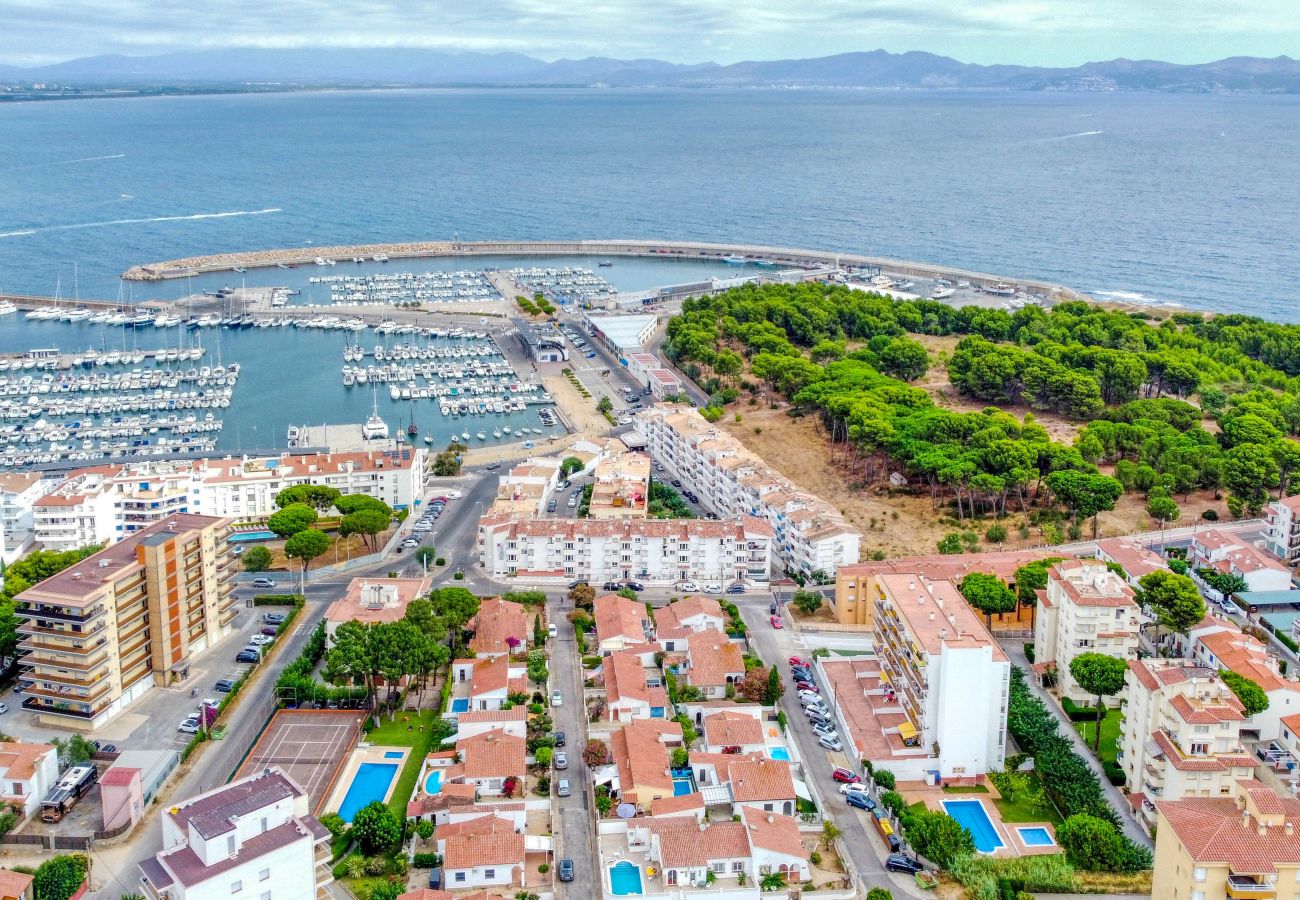 Apartment in Escala - ESCALET